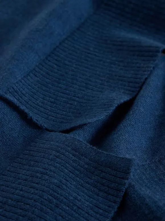 Long Sleeve V-Neck Jumper