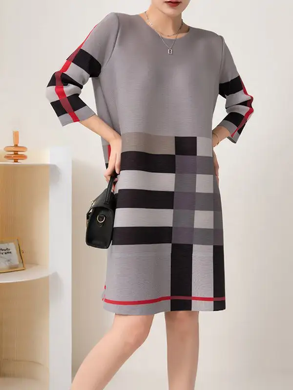 A Line Relaxed Contrast Color Plaid Pleated Round Neck Mini Dress