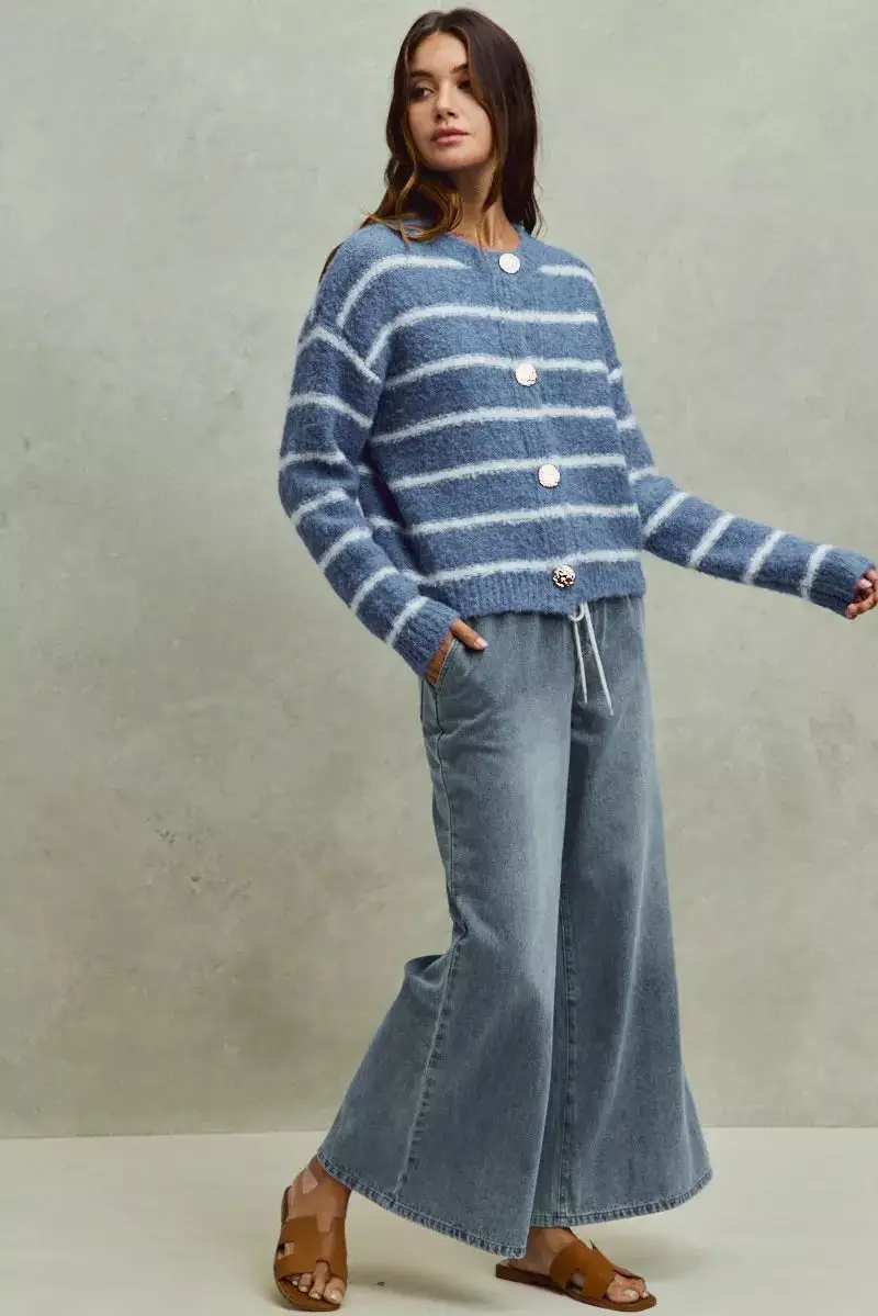 Mid Rise Flare Leg Elastic Denim Jeans