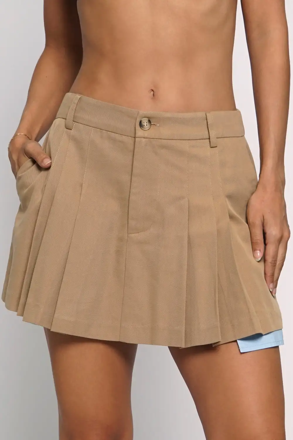 Exposed Pocket Pleated Skirt