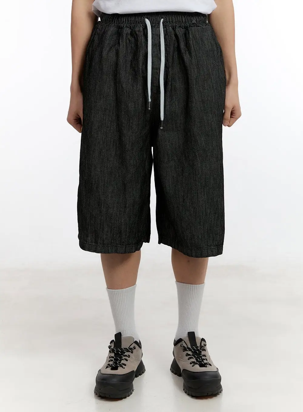 Men's Wide-Fit Denim Shorts