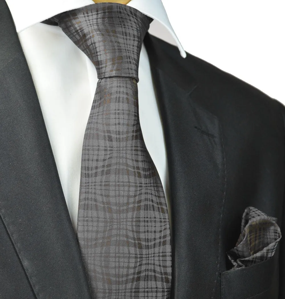 Bold Silk Classic Men's Necktie With Pocket Square