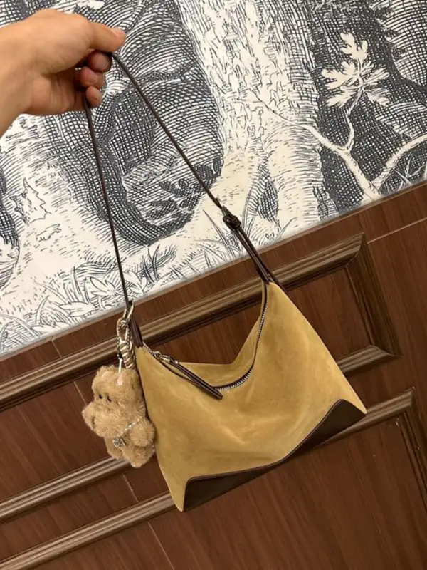 Relaxed Adjustable Strap Crossbody Bag