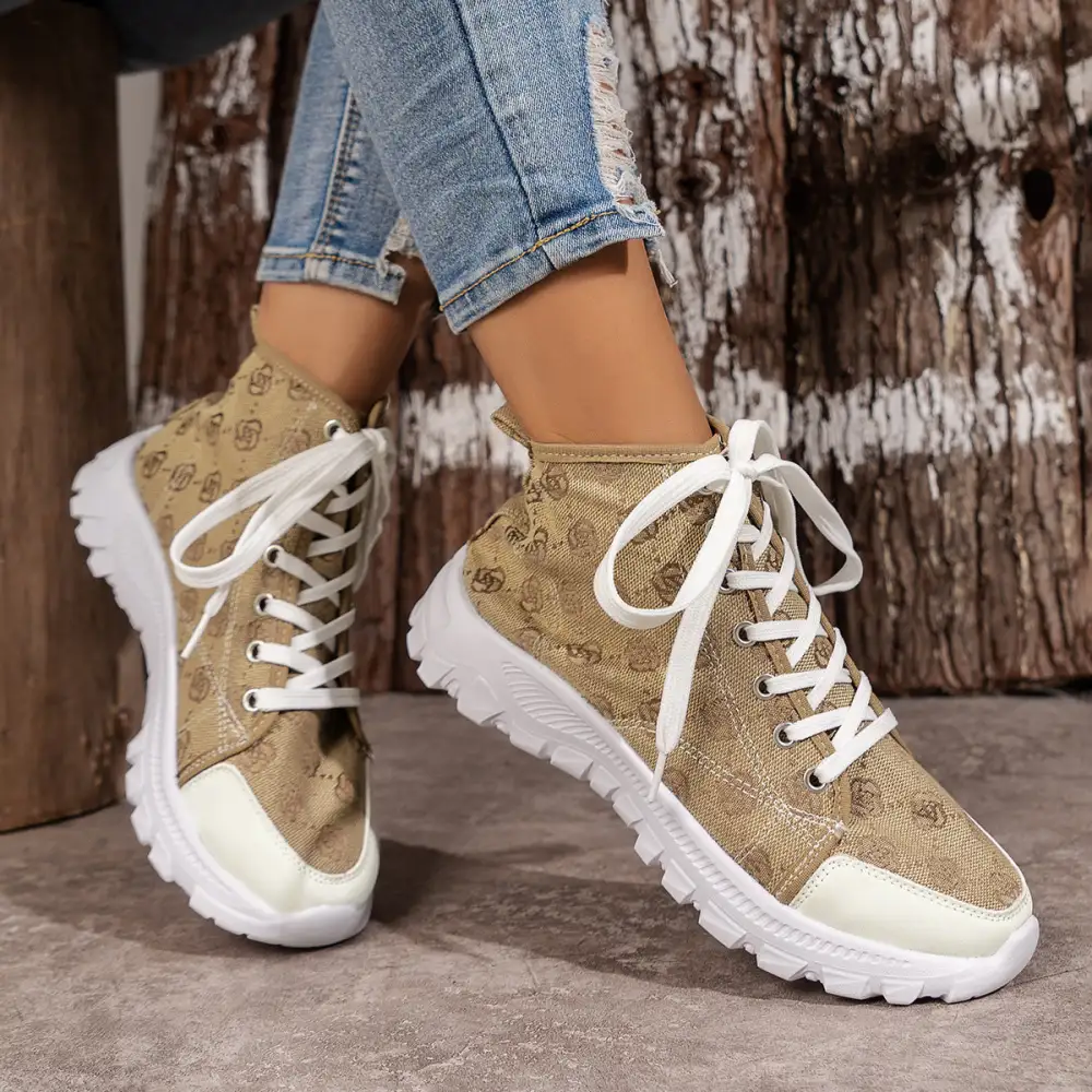 Relaxed Lace-Up Round Toe Sneakers
