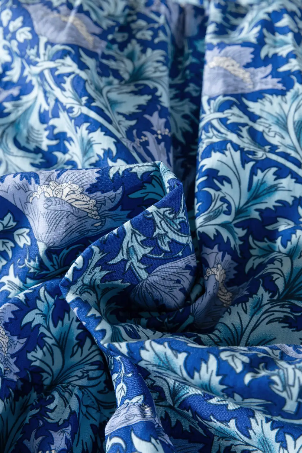 Lightweight Feel Floral Printed V Neck Dress