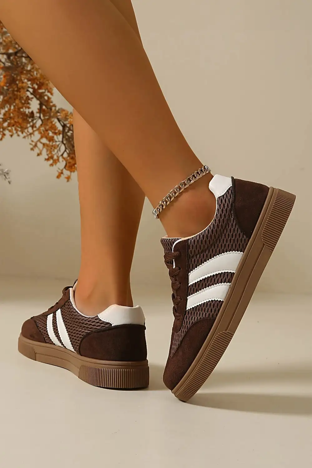 Distinctive Mesh Patchwork Lace-Up Casual Sneakers
