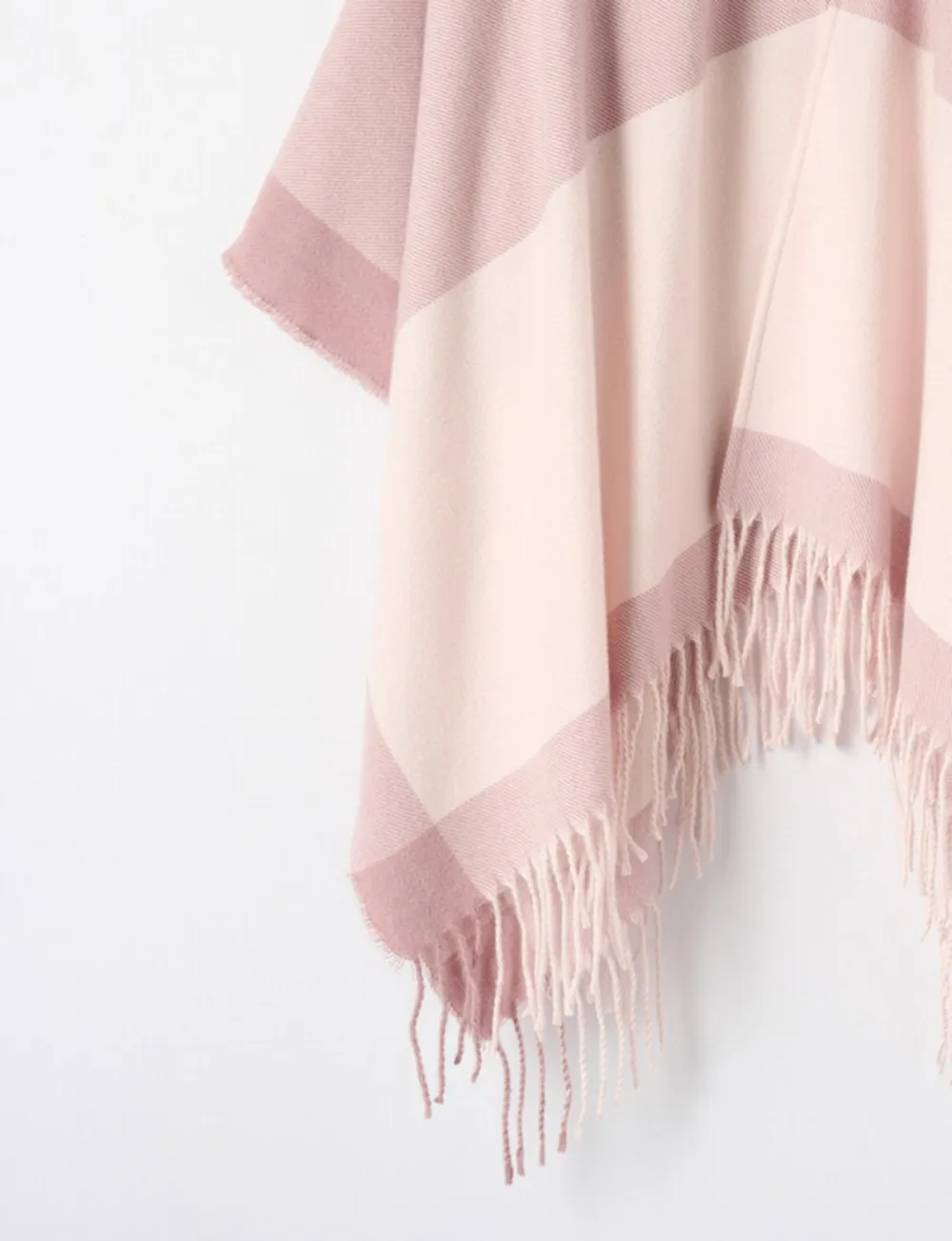 Exquisite And Elegant Color Matching Temperament Scarf