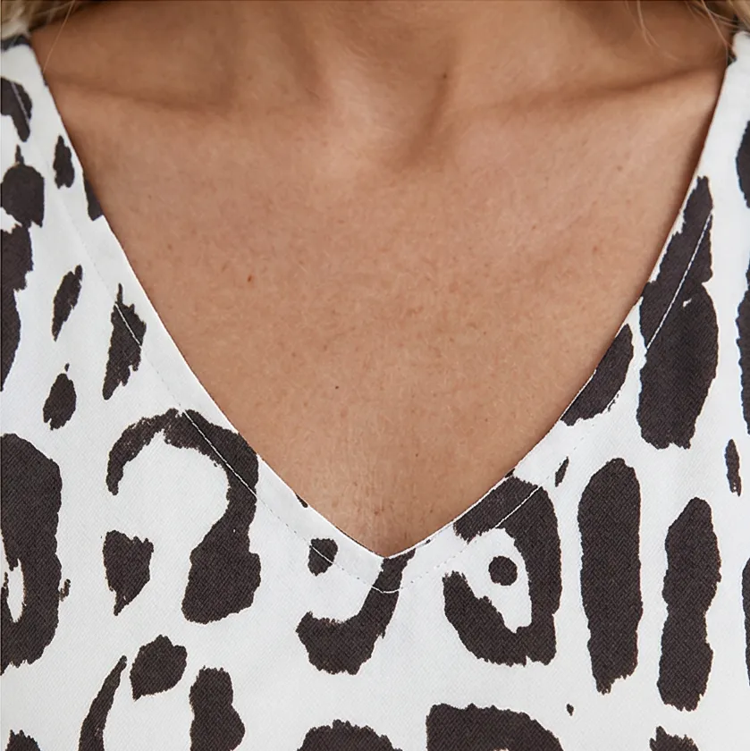 V Neck Pocket Printed Midi Dress