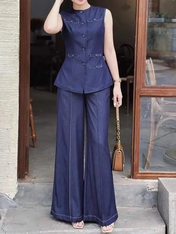 Minimal High Waist Relaxed Fit Wide Leg Elastic Waist Pocket Jeans