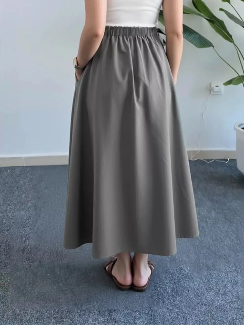 Easygoing Line Pocket Detail Skirt