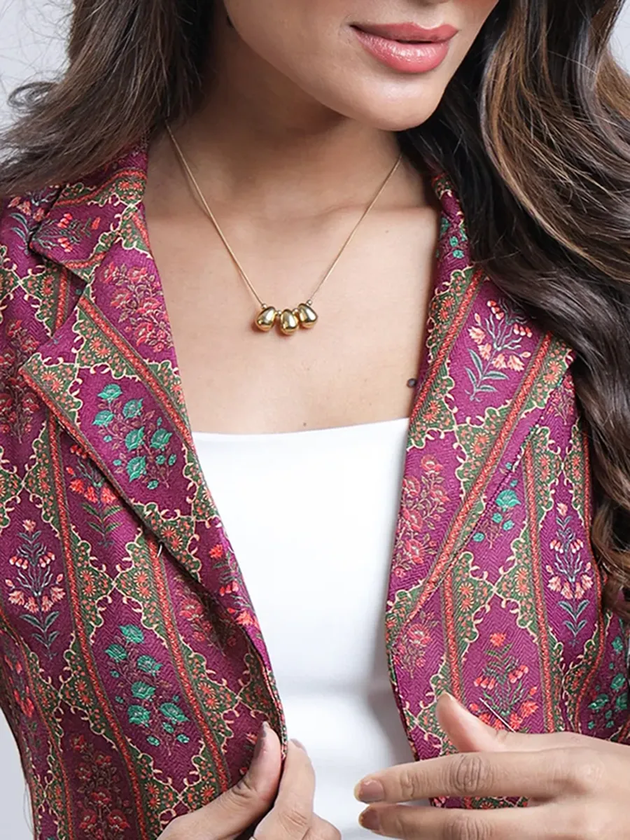 An Impressive Stylish Short Jacket For Ladies