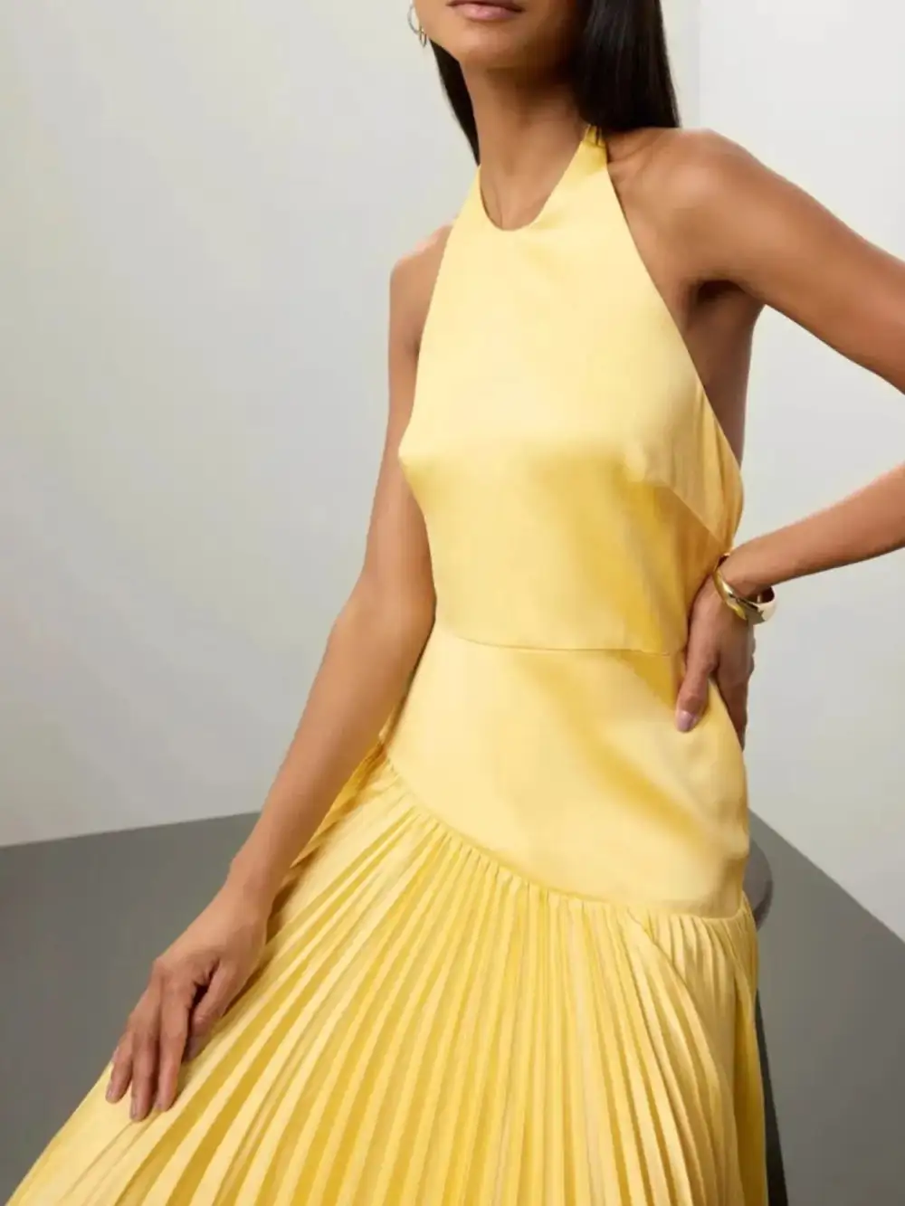 Textured Detail Pleated Maxi Dress