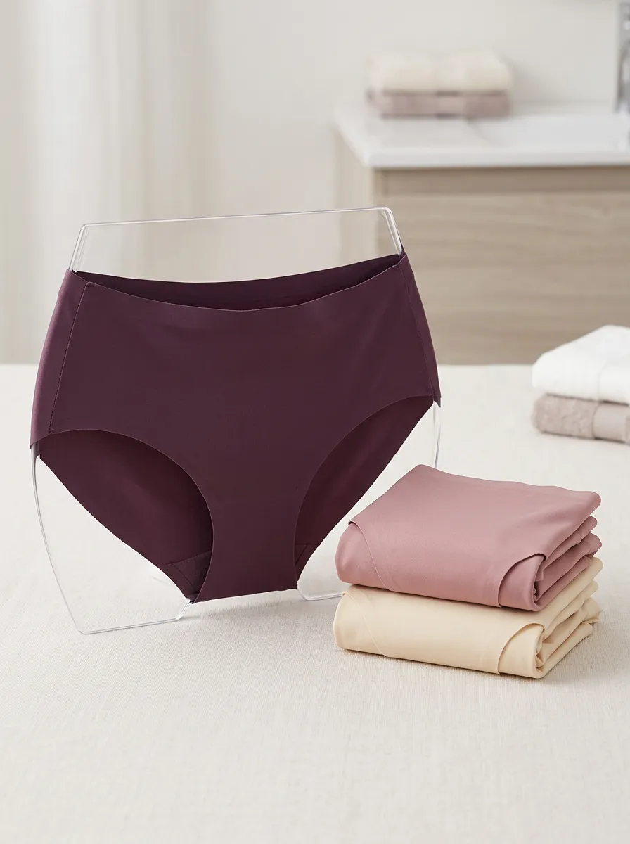 Women's Essential Seamless Three-Pack Panties