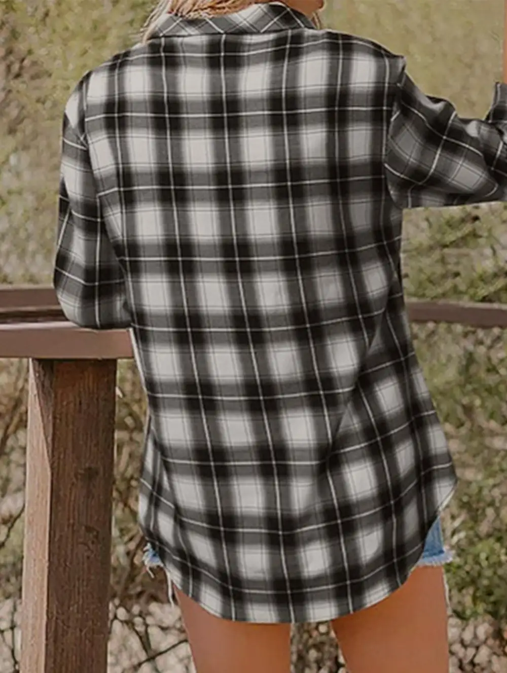 V-Neck Lapel Loose-Fitting Plaid Shirt