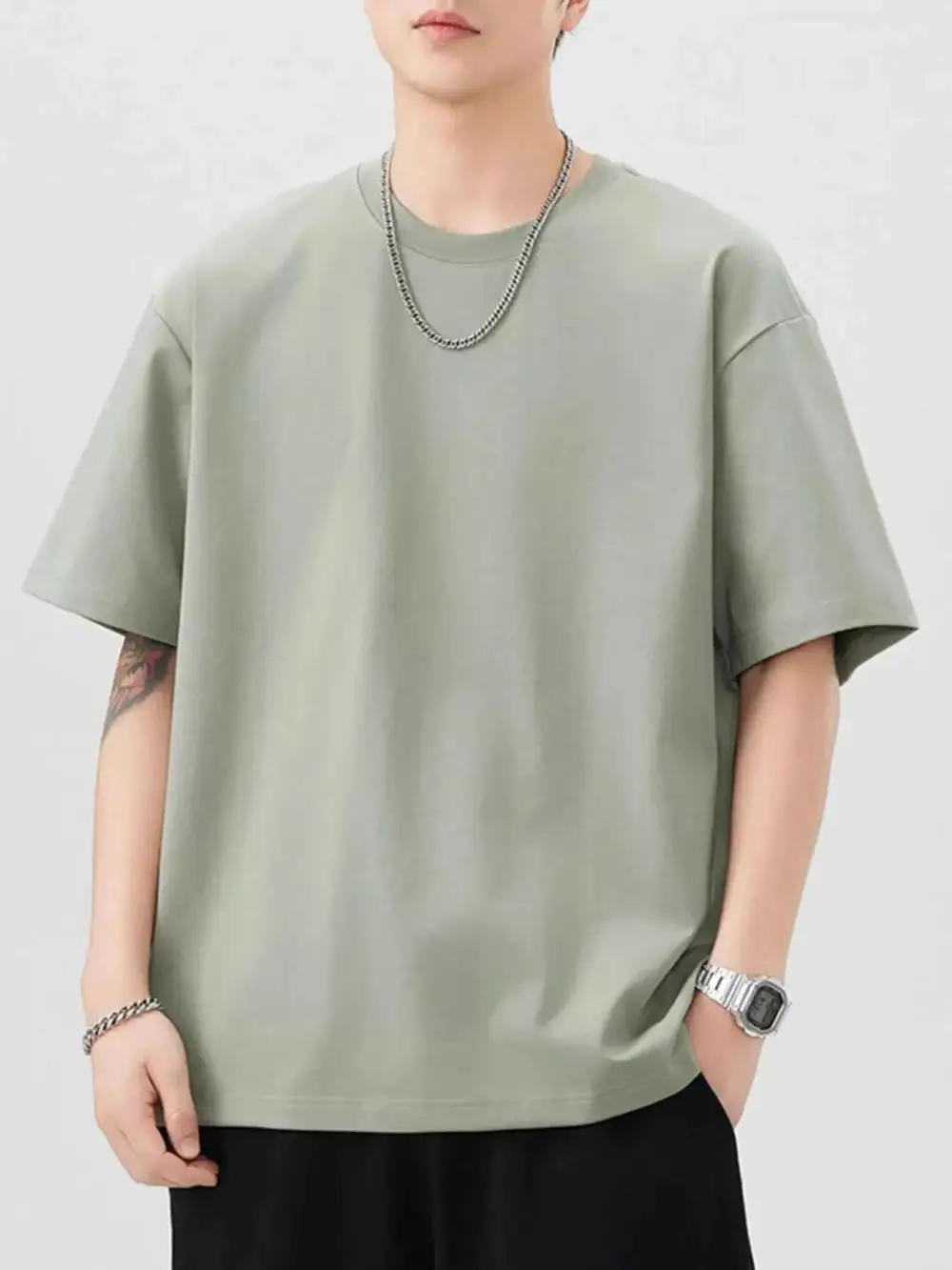 Minimal Round Neck Short Sleeve T-Shirt