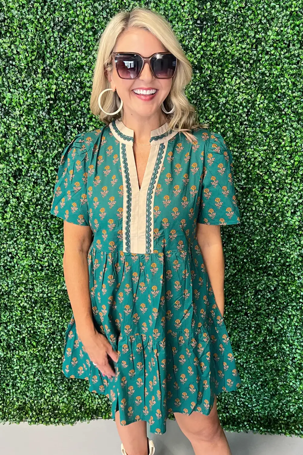 Lightweight Feel Floral V Neck Short Sleeve Dress