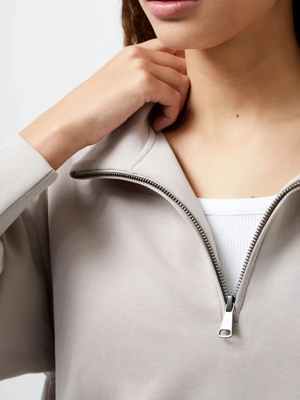 Basic Zip-Neck Sweatshirt With A Lazy Feel