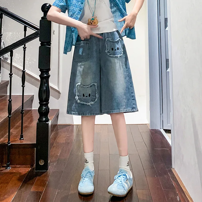 Embroidered Cat Wide Leg Denim Shorts
