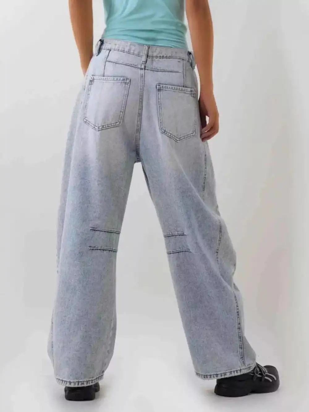 Contoured Wide Leg Distressed Denim Jeans