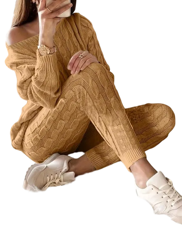 Women's Solid Sweater & Pants Set