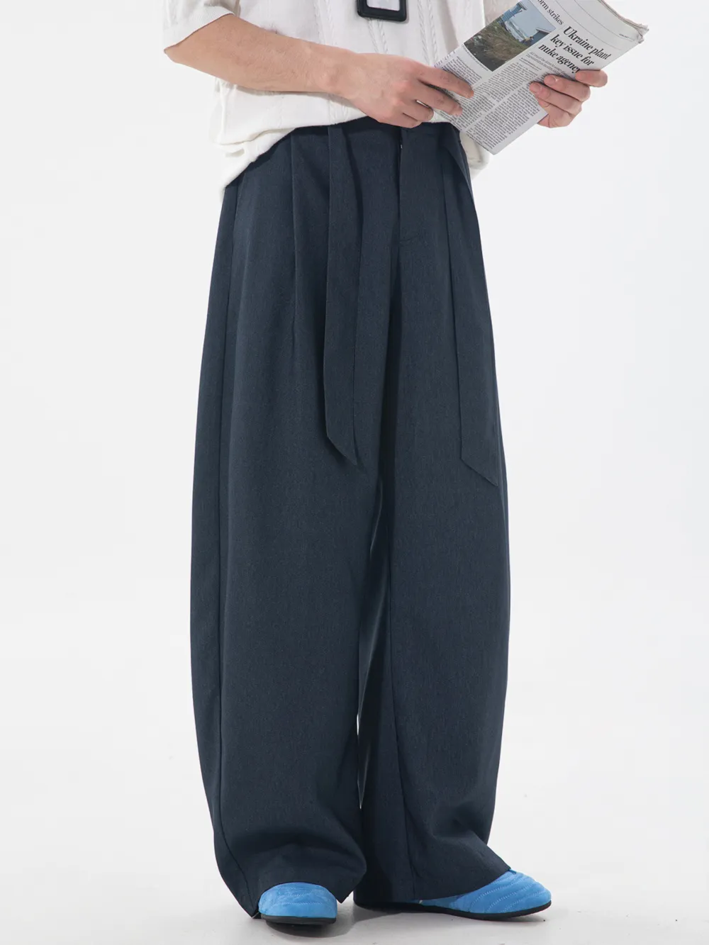 Lightweight Curved-Leg Drawstring Casual Jeans