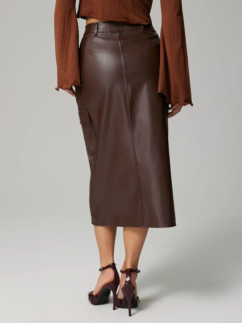 Curve Button Front Pocket Detail Skirt