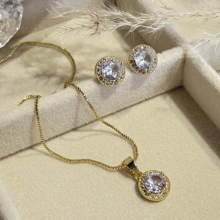 Sleek Treasure Necklace