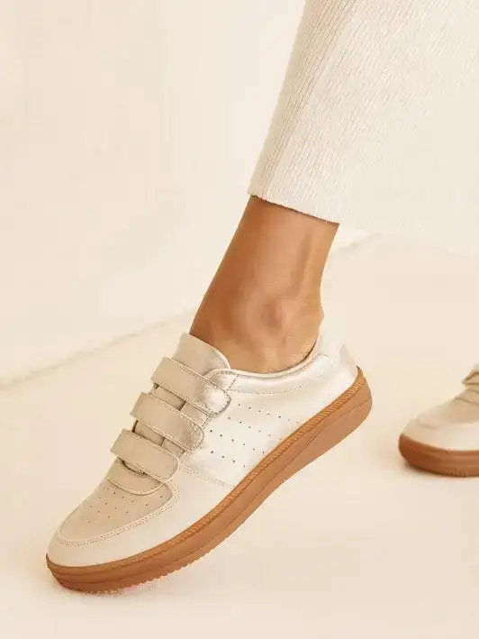 Smooth Lightweight Sneakers
