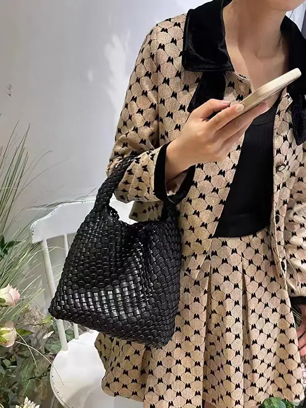 Refined Woven Vintage Shoulder Bag