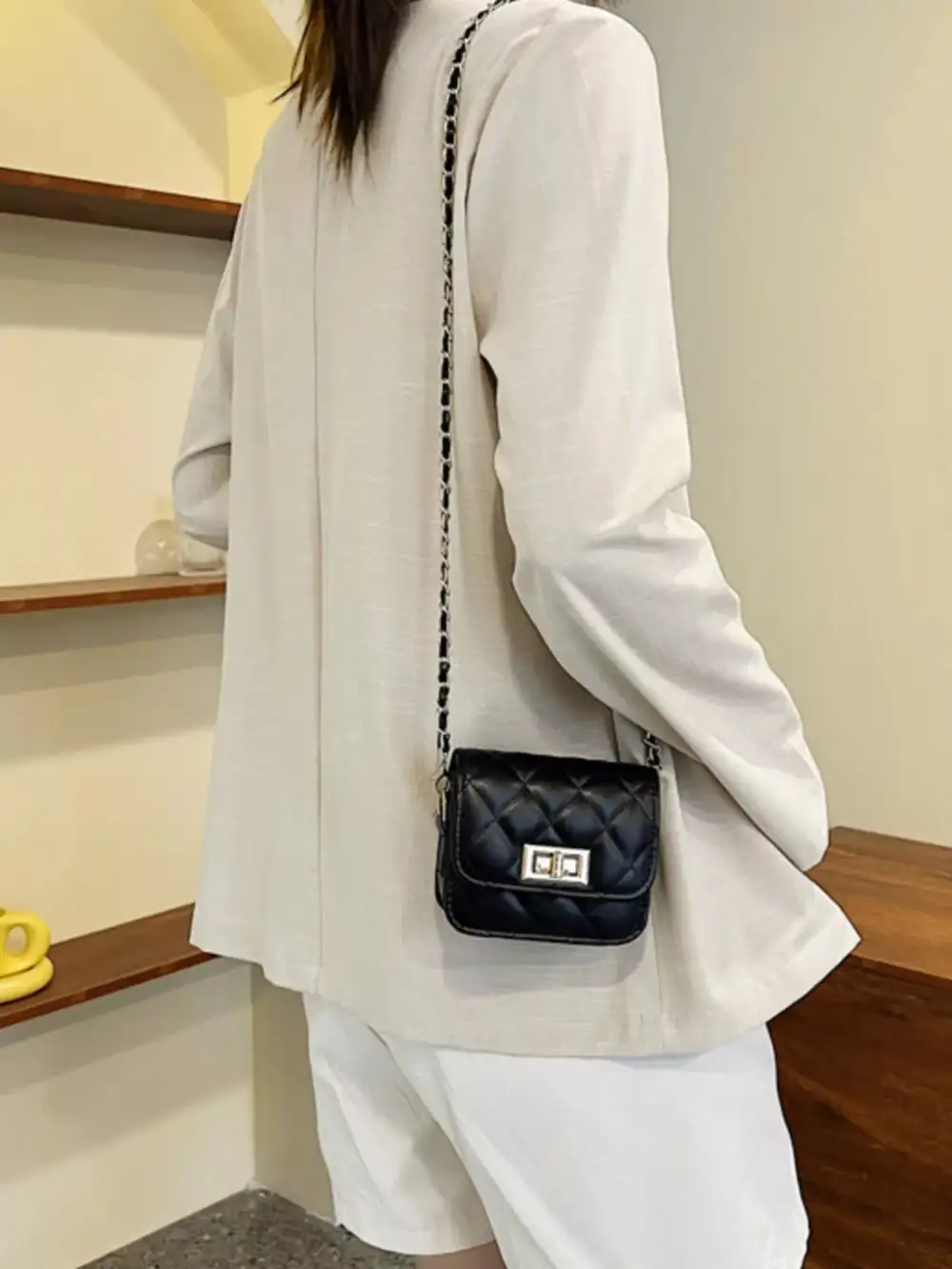 Quilted Chain Strap Crossbody Bag