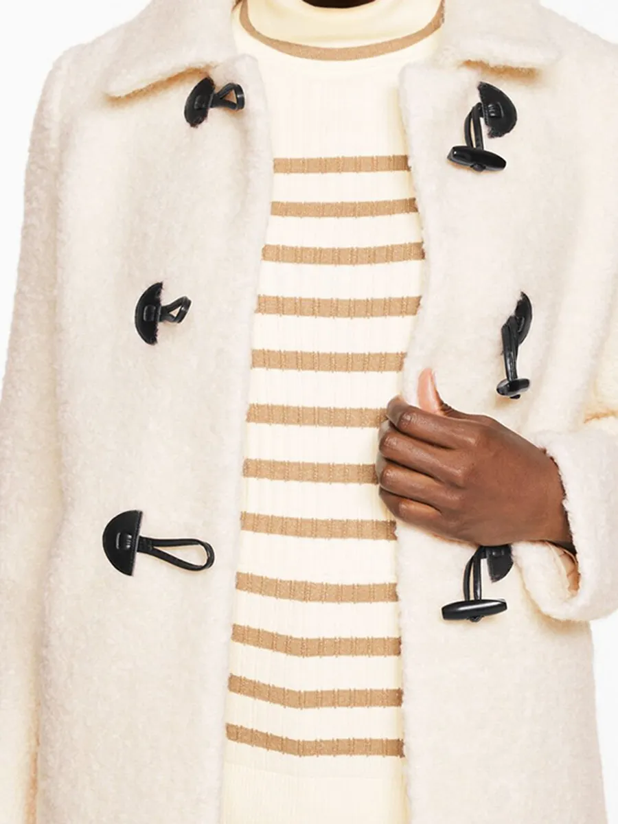 Lady's Comfortable And Soft Wool Coat With Horn Buttons