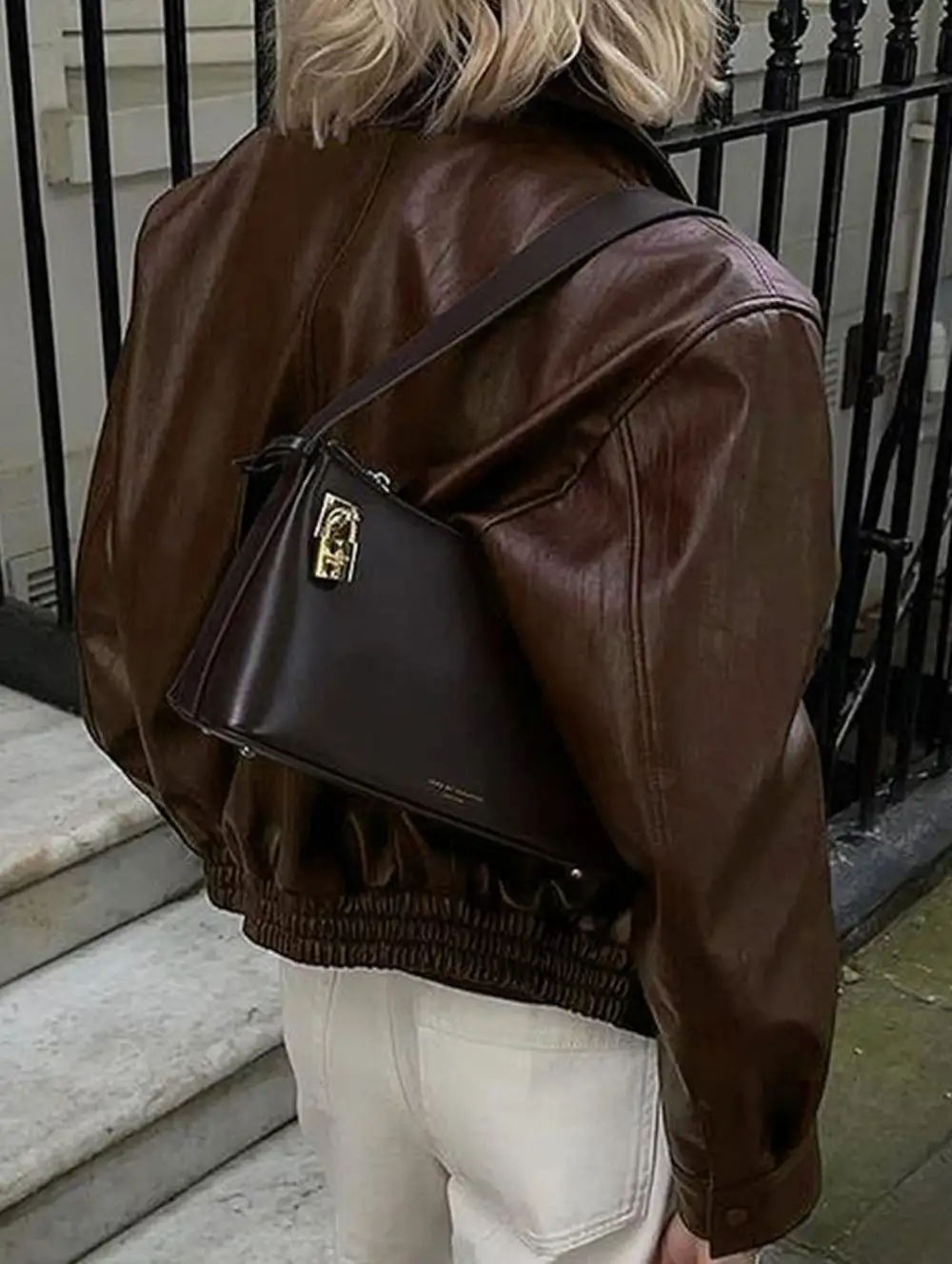 Clean Front Long-Sleeved Leather Jacket