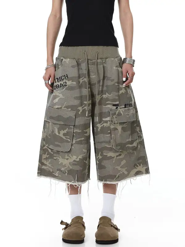 Wide-Leg Camouflage Cargo Culotte Pants