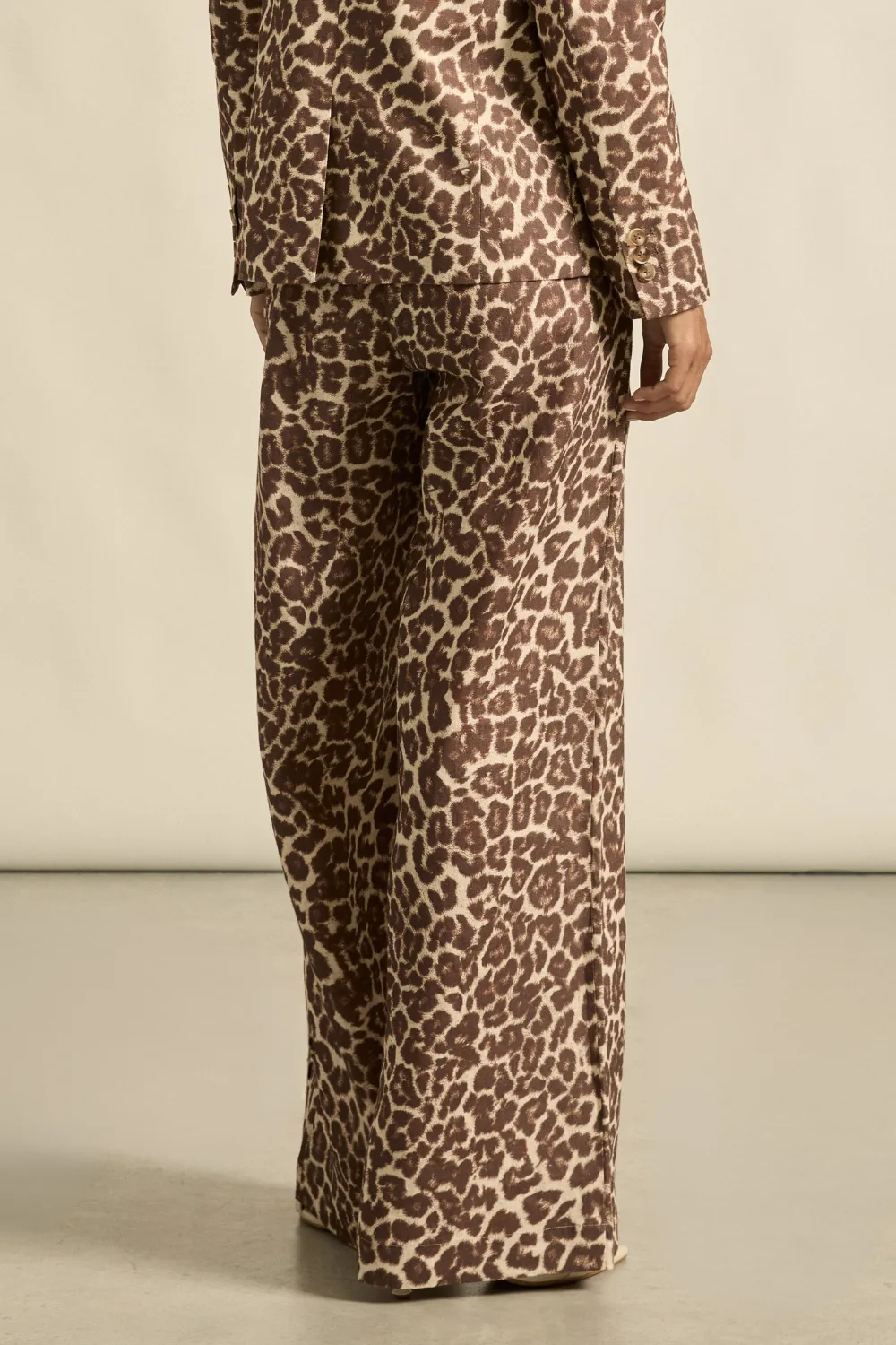 Women's Understated Wide Leg Pants