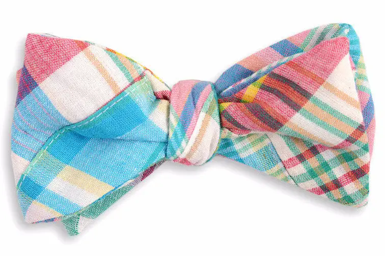 Sleek Signature Plaid Bow Tie