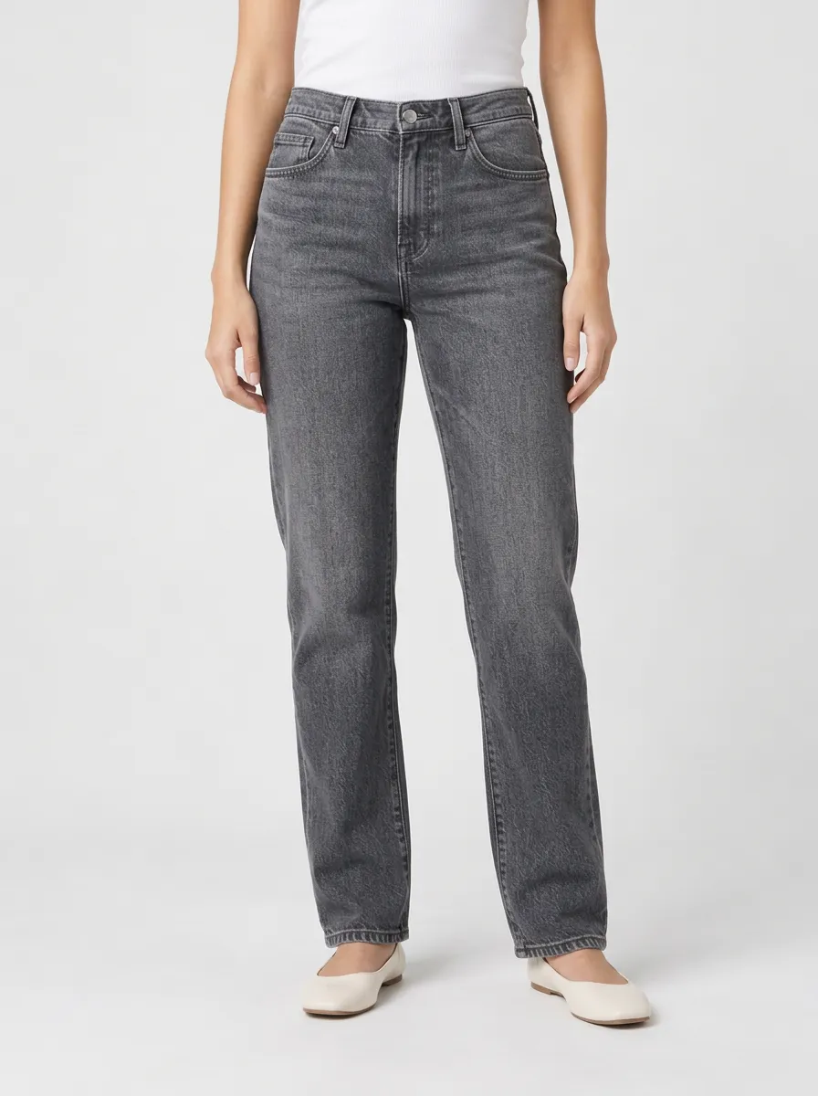 Everyday Jeans with Straight Leg Relaxed Detail