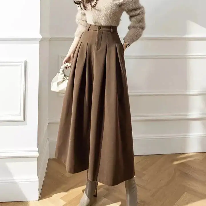 Lightweight Pleated Midi Skirt