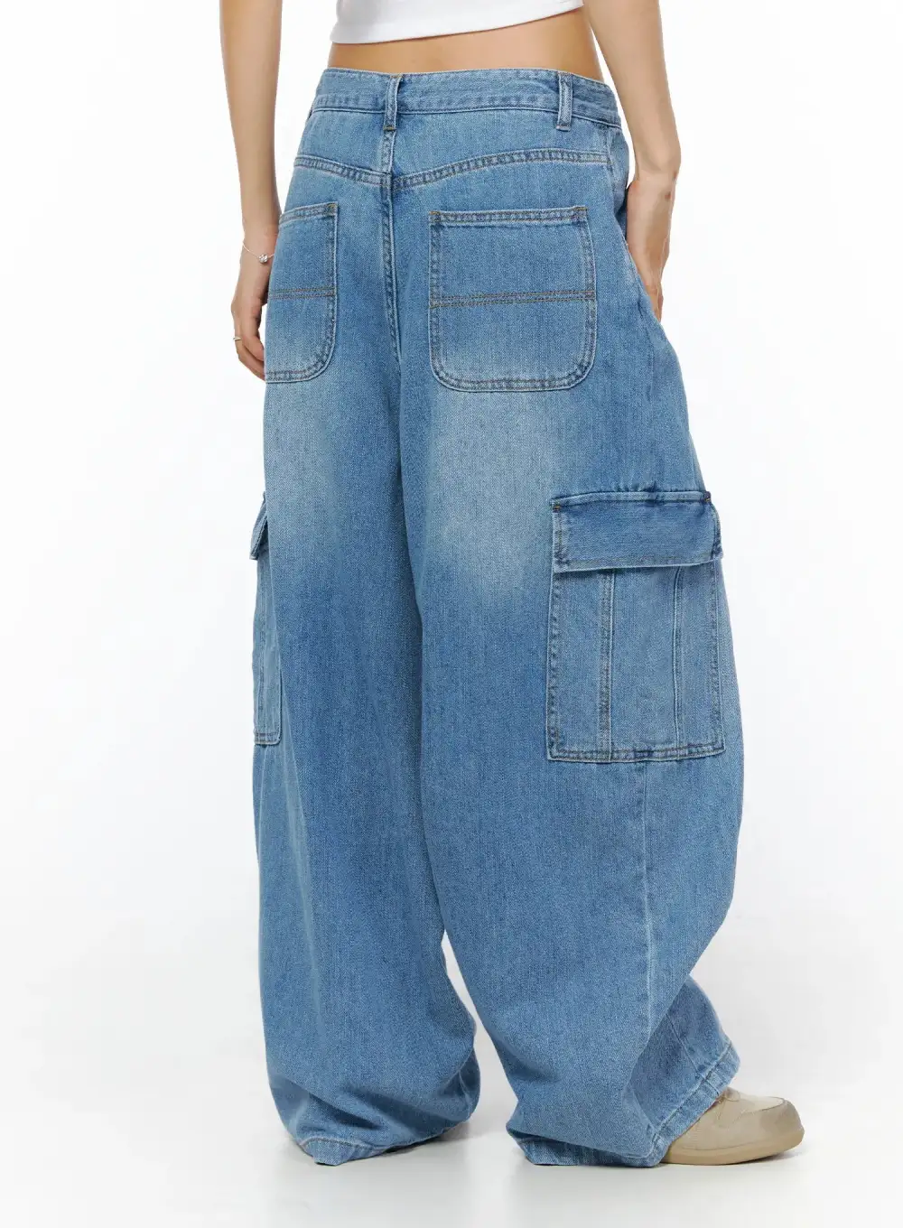 Wide Leg Cargo Jeans