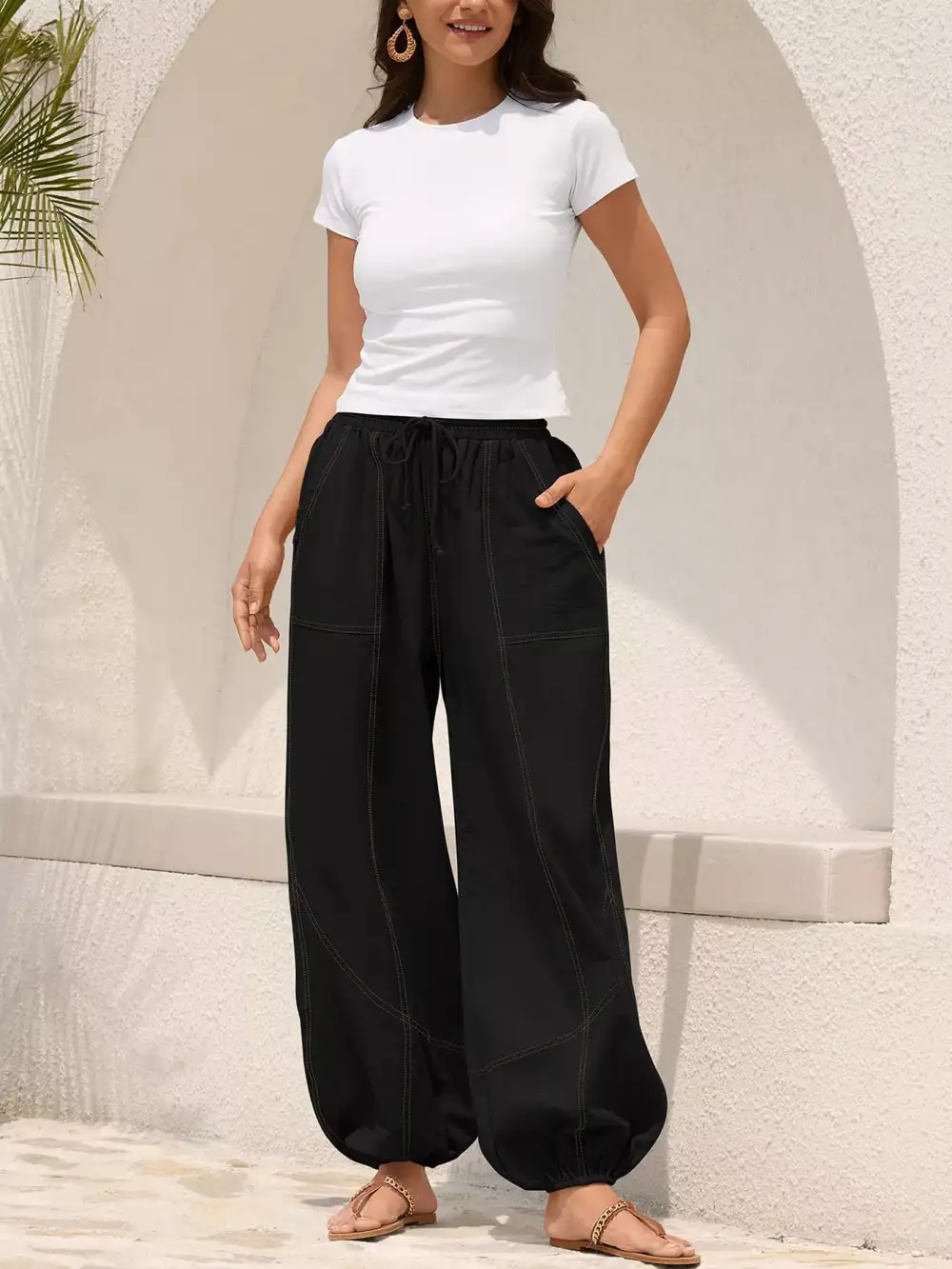 Relaxed-Fit Drawstring Pocketed Exposed-Seam Jogger Pants