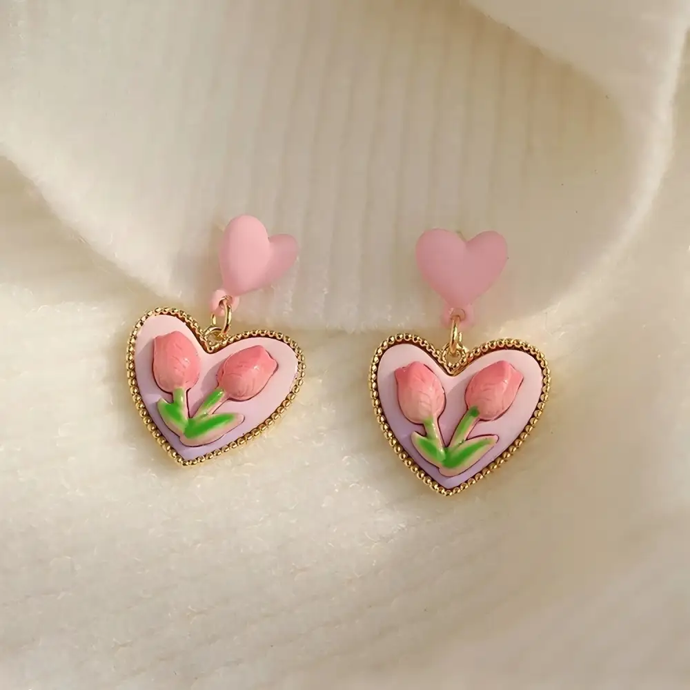Heart Detail Stud Fashion Earrings