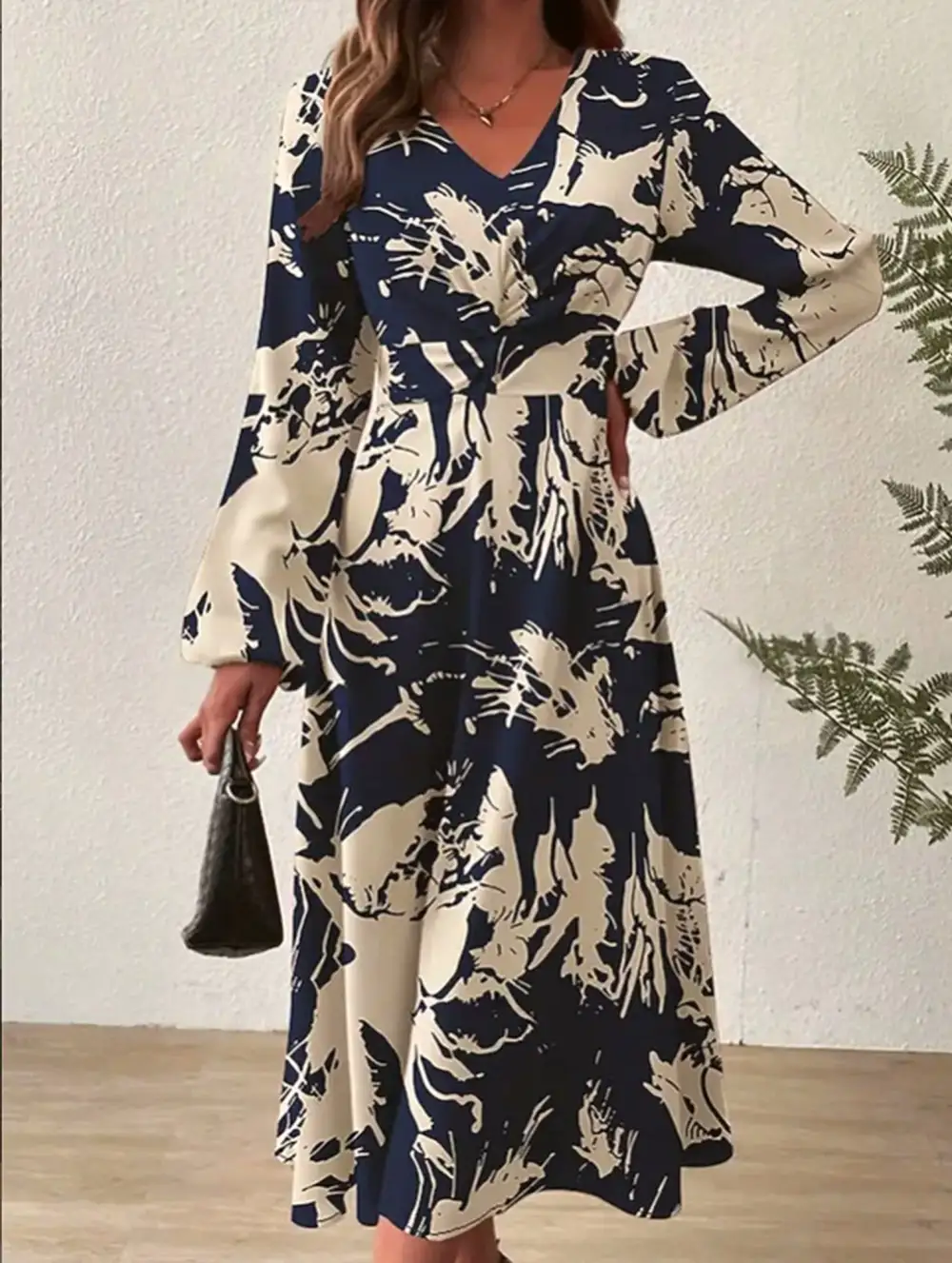 Relaxed Fit V-Neck Print Dress