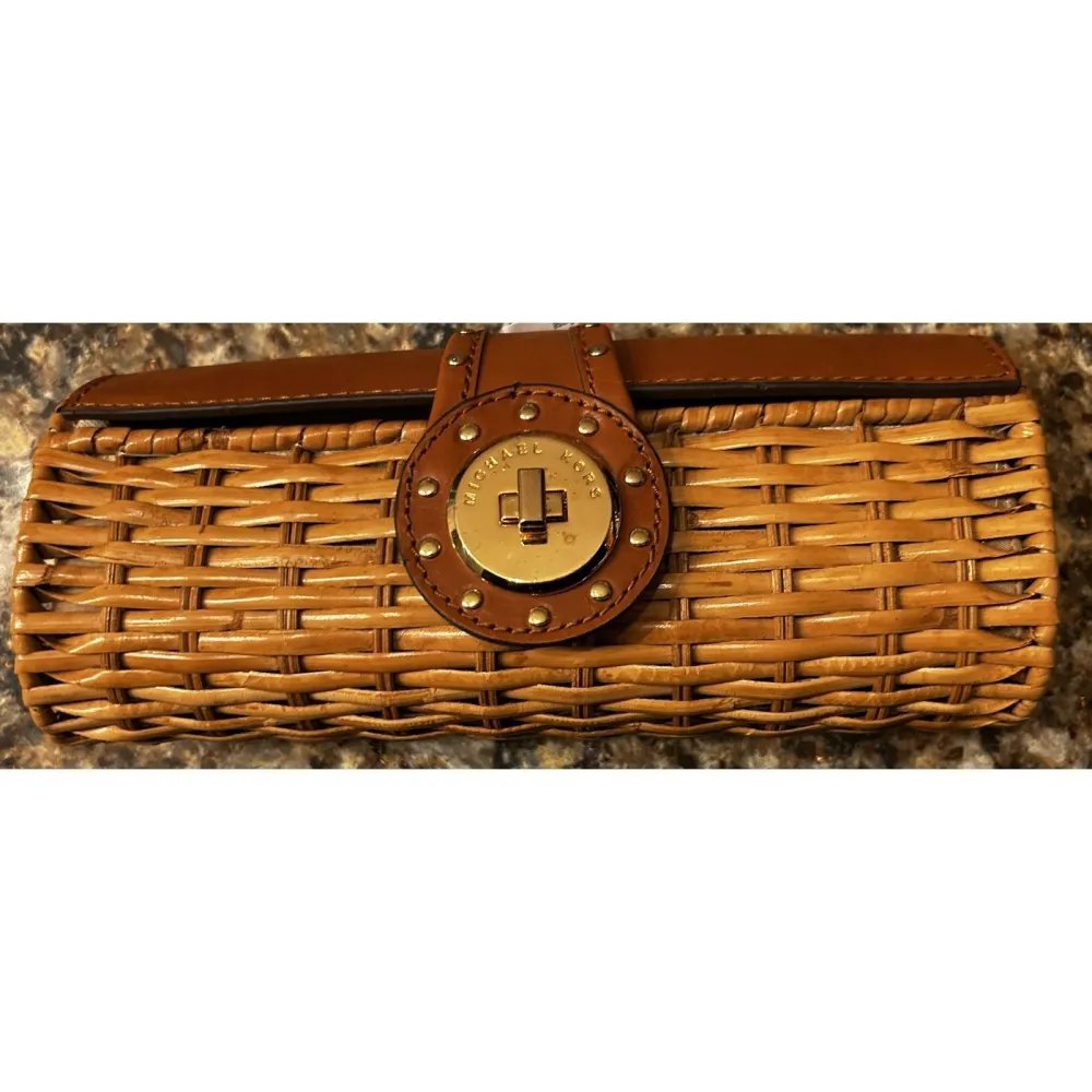 Sunglasses + 3-Piece Set + Bag + Shoes-ONLY 26.95