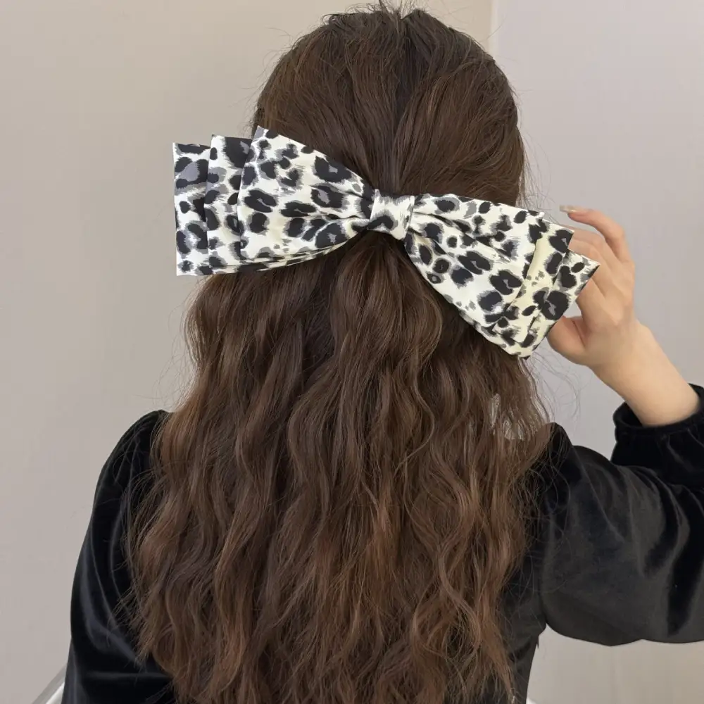 Layered Bow Patterned Clip