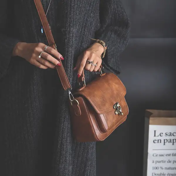 Retro Clasp Crossbody Bag for Simple