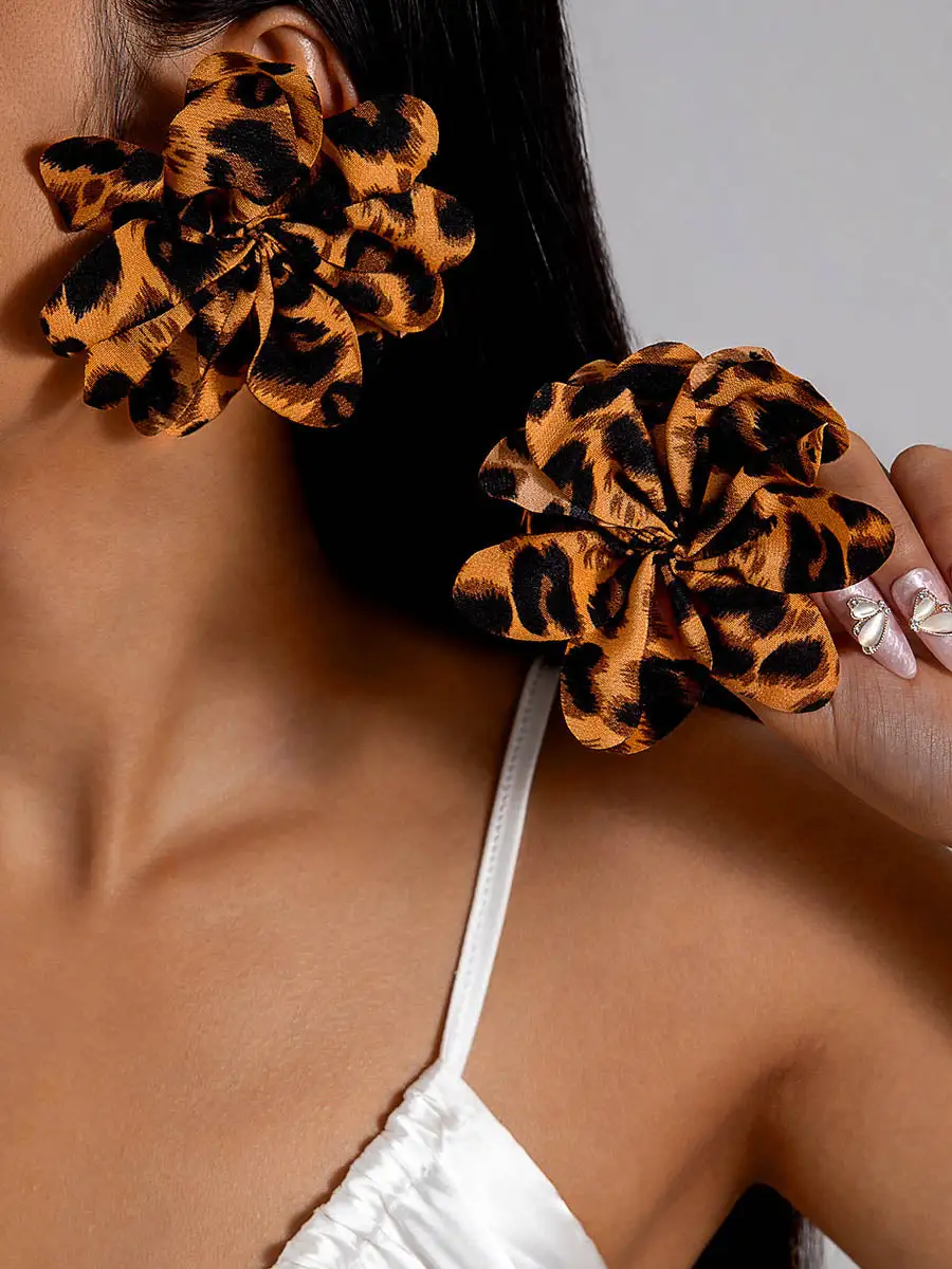 Elegant Leaf Drop Earrings