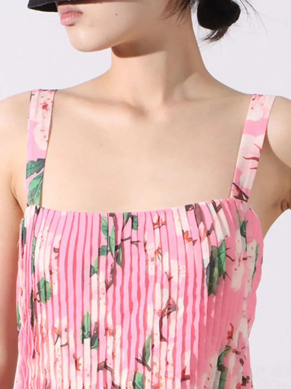 Layered Detail Floral Printed Pleated Maxi Dress