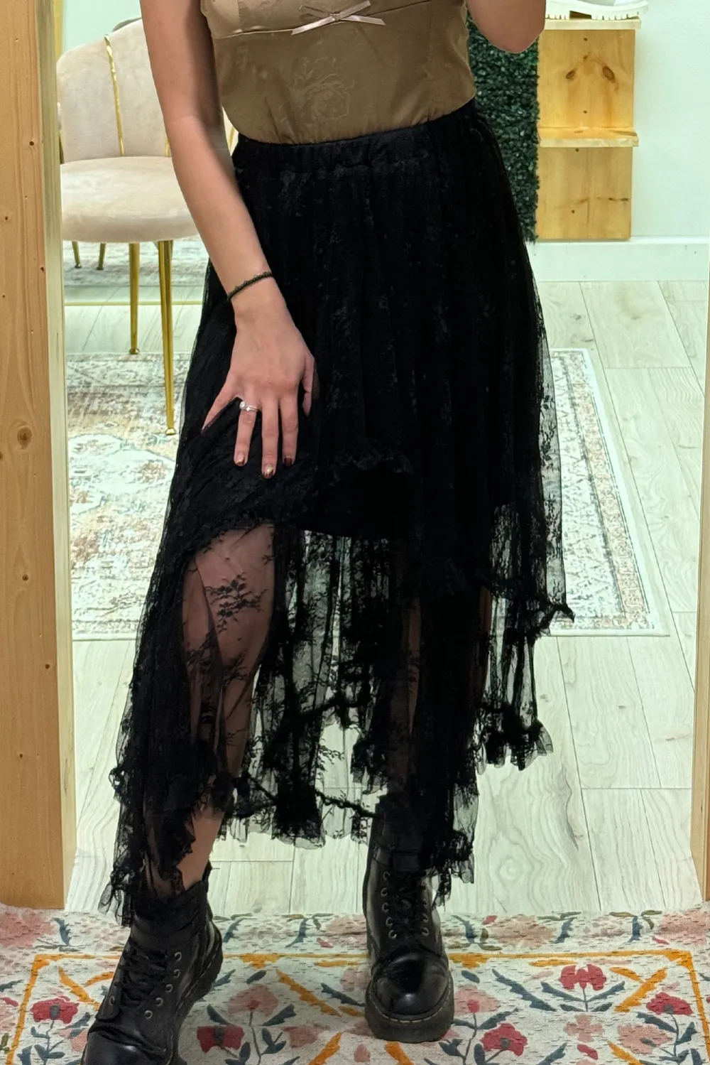 Quiet Essential Lace Skirt