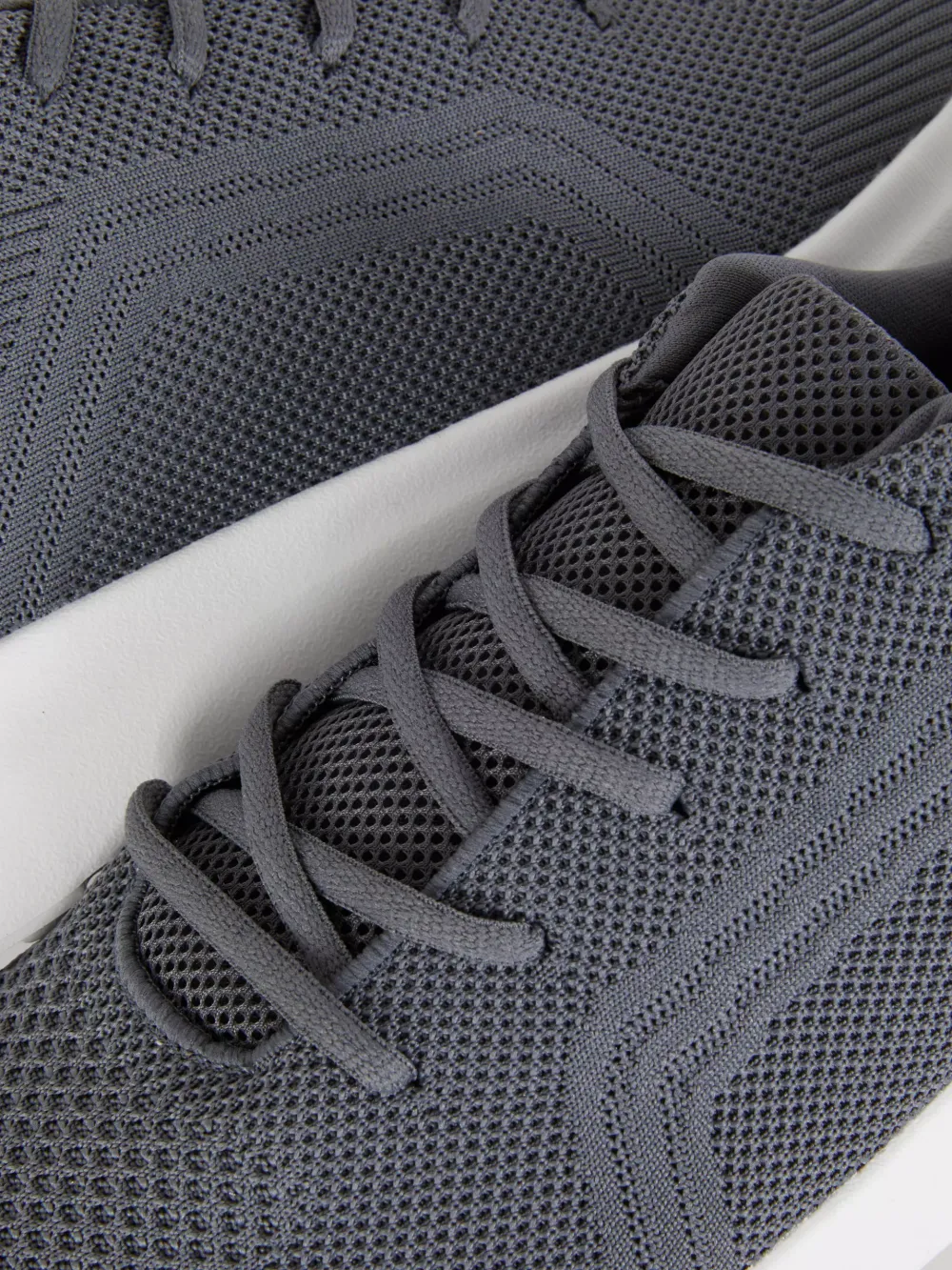Classic Leisure Lace-Up Sports Shoes