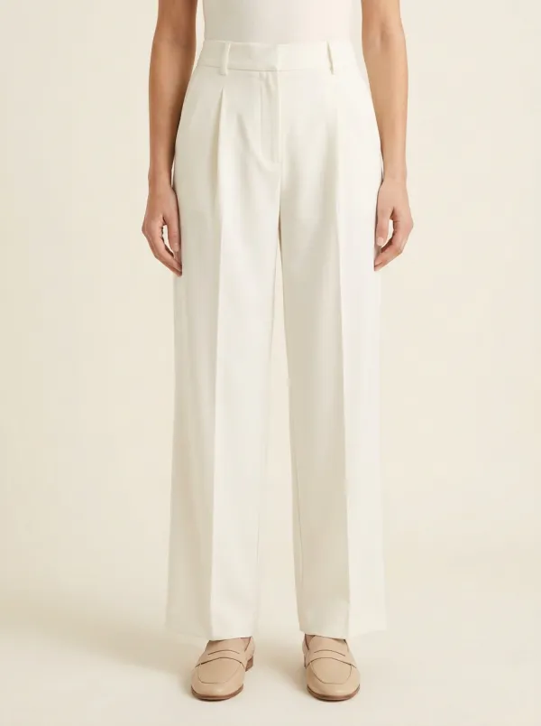 Tailored Silhouette Pleated Wide-Leg Trousers