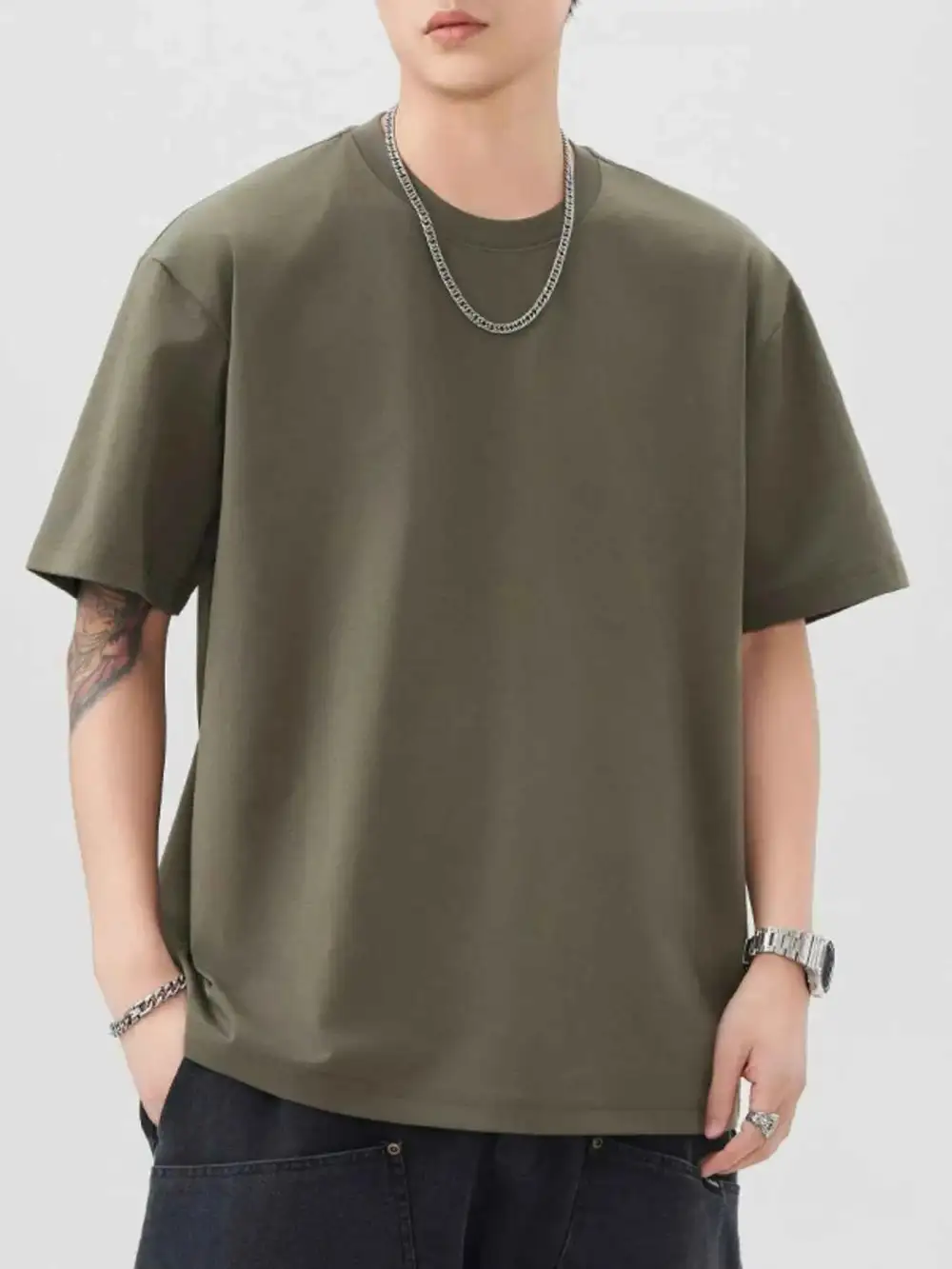 Minimal Round Neck Short Sleeve T-Shirt